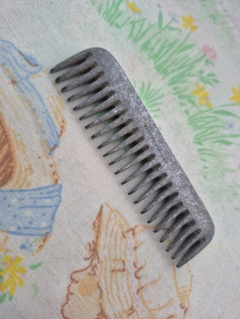 🌙Vintage 40s Cast Aluminum Pocket Comb Made In England Collectible